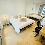 Elegant 3 Bedrooms Flat In Cloche D\'Or With Terrace And Parking