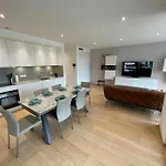 Elegant 3 Bedrooms Flat In Cloche D\'Or With Terrace And Parking