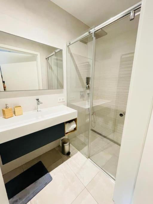 Appartement Elegant 3 Bedrooms Flat In Cloche D'or With Terrace And Parking *